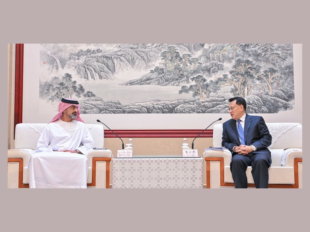 عمار بن حميد يلتقي سكرتير الحزب الشيوعي في تشونغتشينغ وعدداً من كبار المسؤولين الصينيين