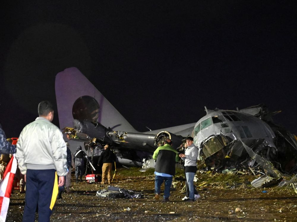 At least 15 dead in Bolivian military plane crash