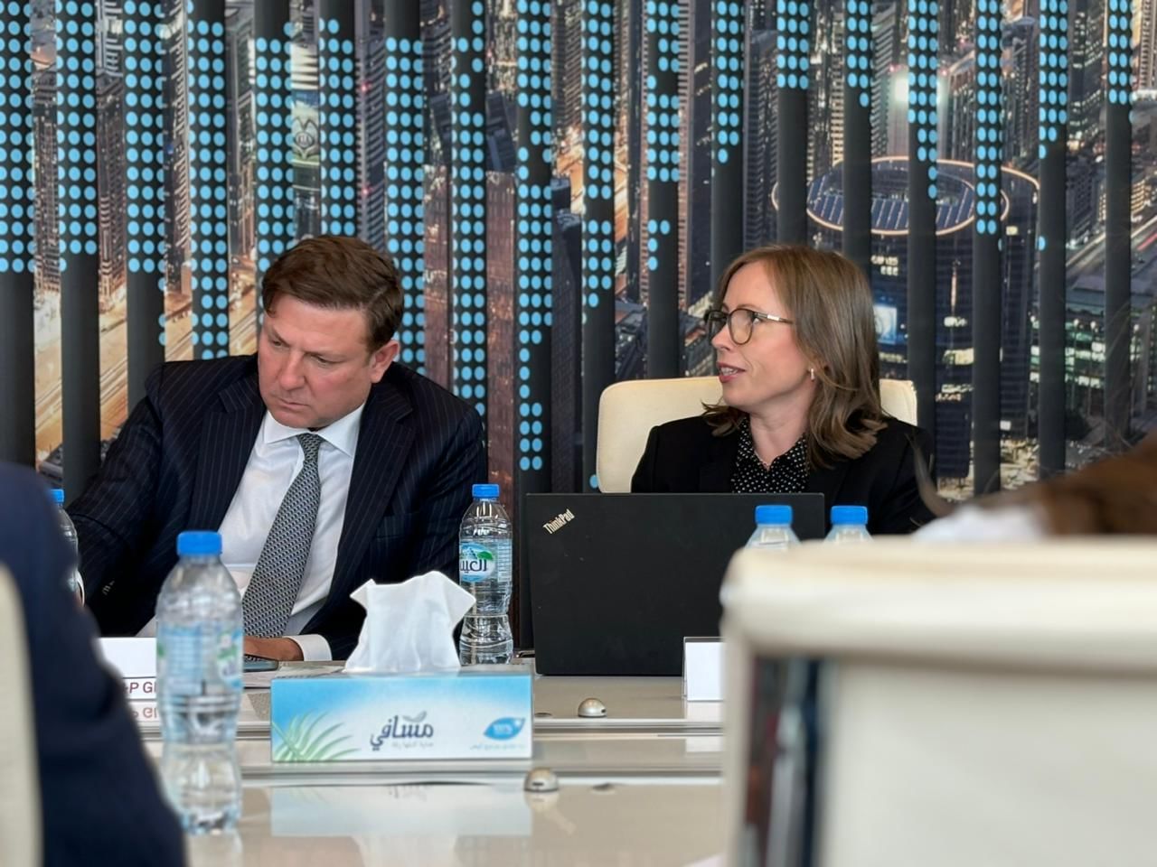 "أس آند بي": بنوك الإمارات تواصل تحقيق نتائج قوية خلال 2024