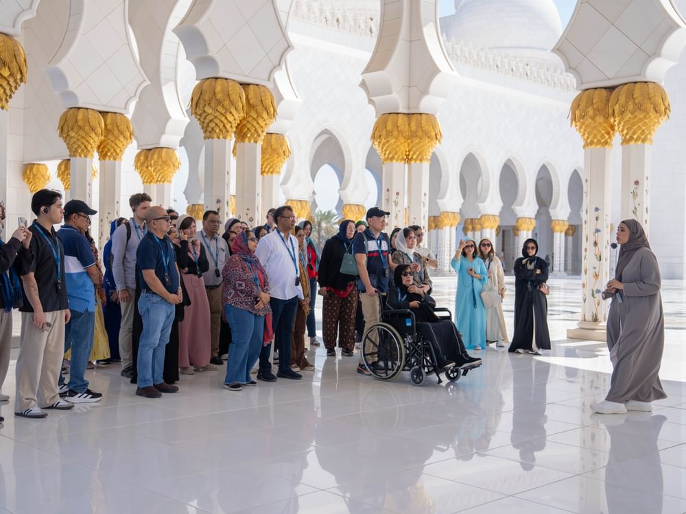 جامع الشيخ زايد الكبير في أبوظبي يستعد لاستقبال الزوار في عيد الفطر
