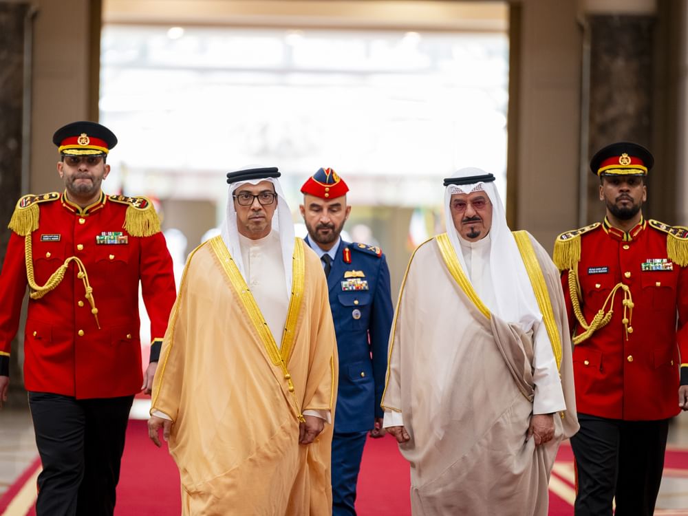 Mansour bin Zayed entame une visite officielle au Koweït
