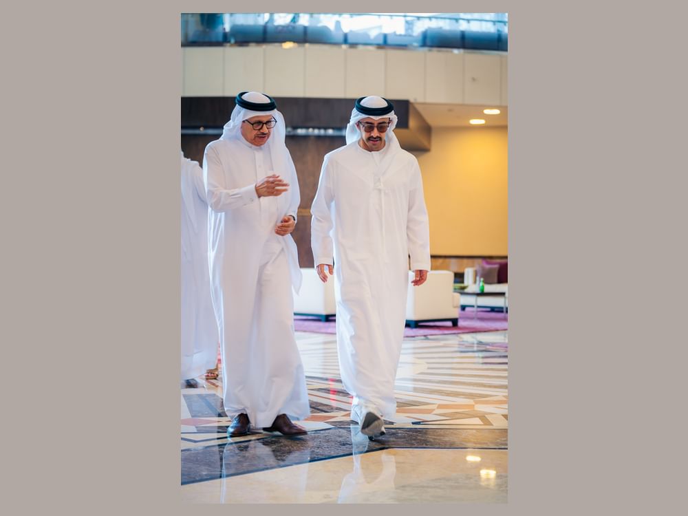 Ministro de Asuntos Exteriores de Emiratos Árabes Unidos recibe a su homólogo en Baréin