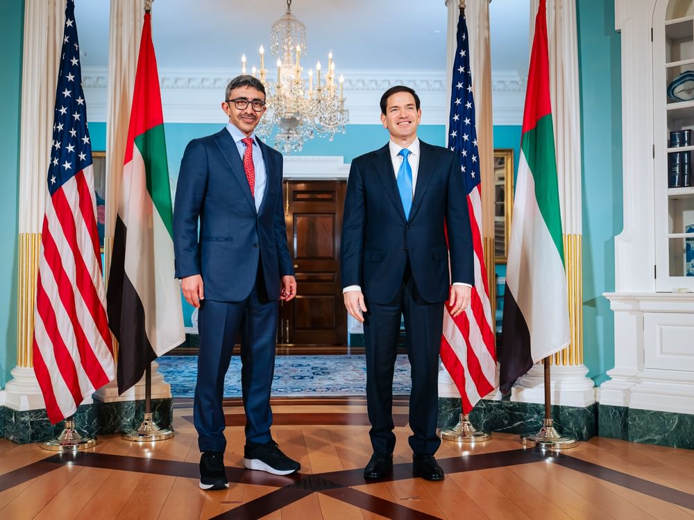 عبدالله بن زايد يلتقي وزير الخارجية الأمريكي ويبحثان العلاقات الإستراتيجية والتطورات الإقليمية