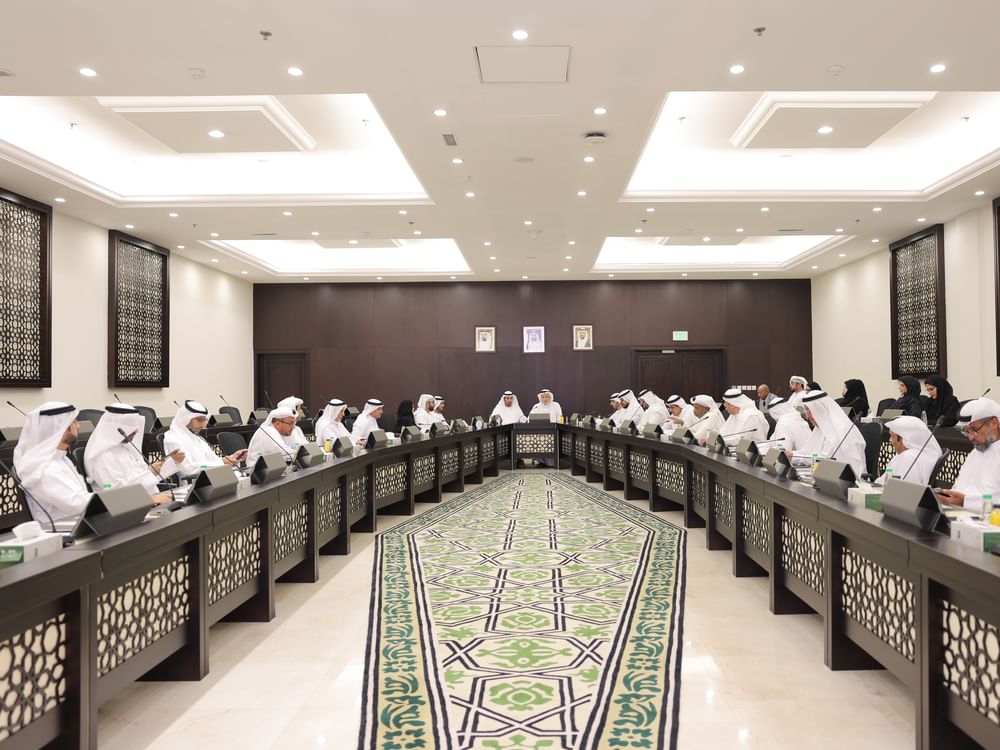 المجلس البلدي لمدينة الشارقة يعقد اجتماعه الأول للفصل السنوي الـ21
