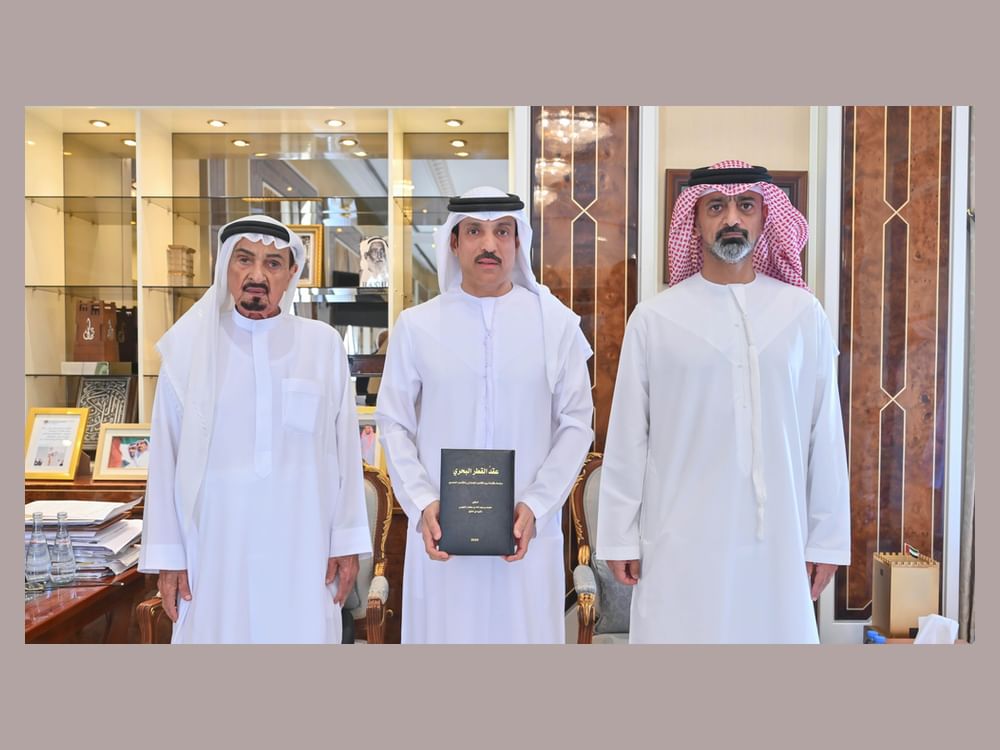 حاكم عجمان وولي عهده يستقبلان محمد النعيمي بمناسبة حصوله على درجة الدكتوراه