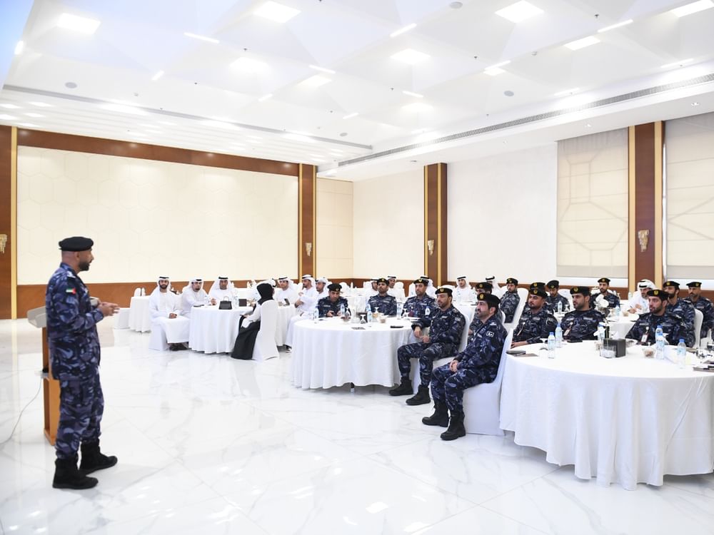 "الداخلية" تناقش نتائج دراسات المتعاملين والمتسوق السري