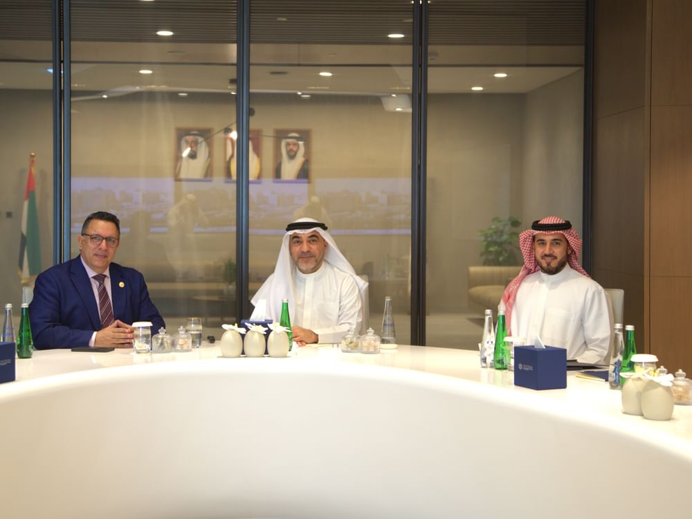 "الشارقة للبحوث والتكنولوجيا"  واتحاد مجالس البحث العلمي العربية يستعرضان تعزيز التكامل البحثي 