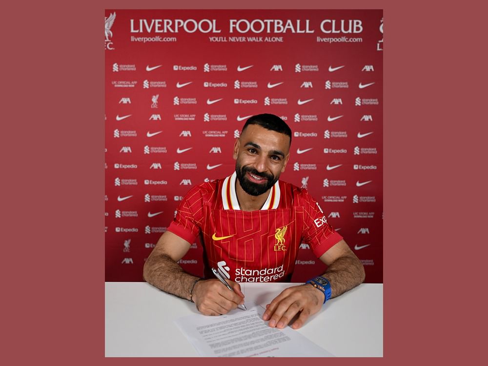 ليفربول يجدد عقد لاعبه محمد صلاح حتى 2027