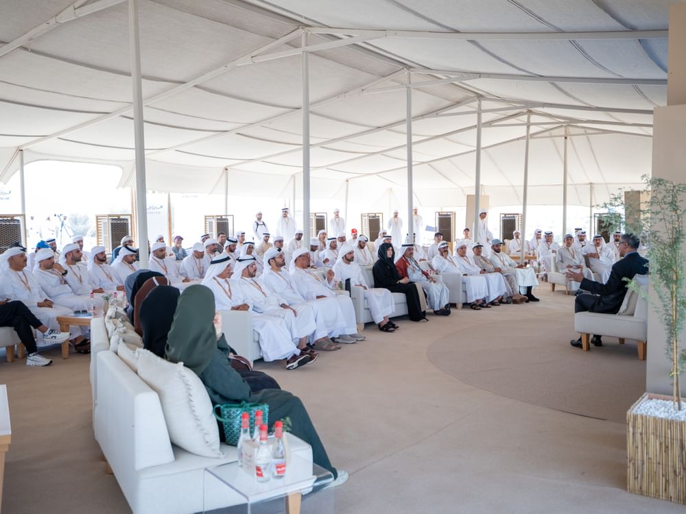 حمدان بن محمد يشهد فعاليات "مخيم دبي" ويوجّه الجهات الحكومية بمضاعفة وتيرة العمل والإنجاز