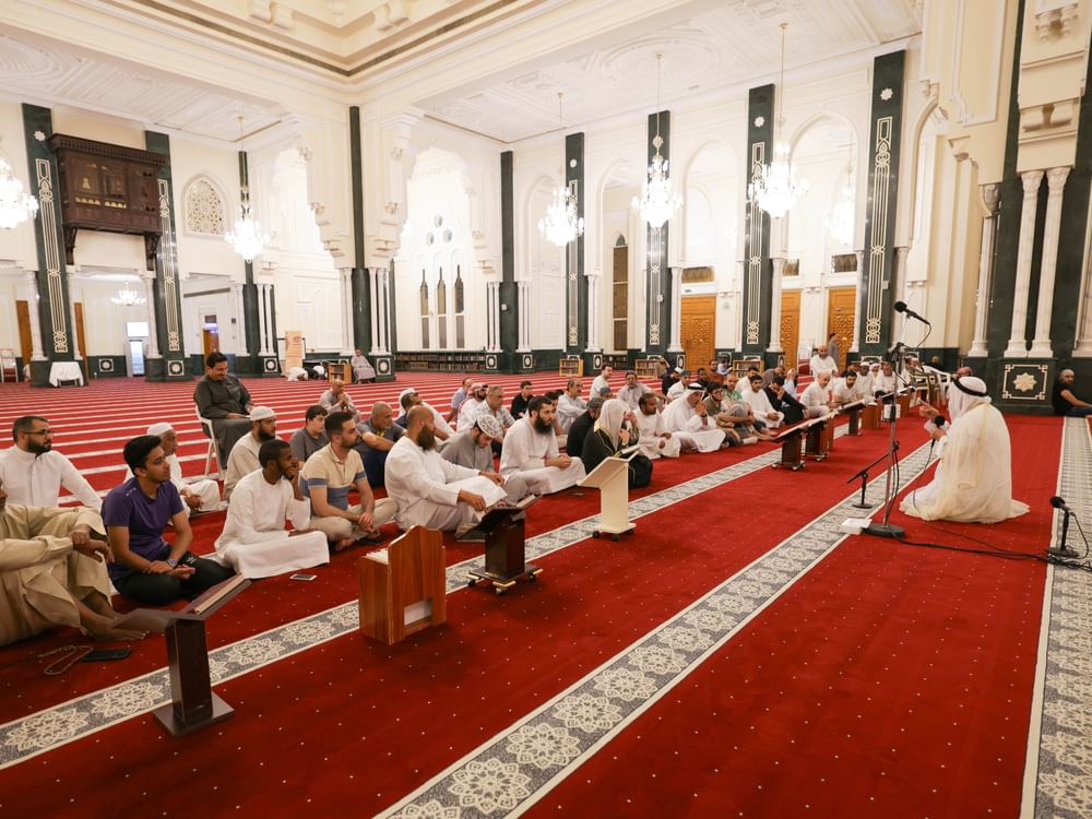 "الشؤون الإسلامية بالشارقة" تكثف برامجها التوعوية وتهيئ الحجاج إيمانيا قبل مغادرتهم