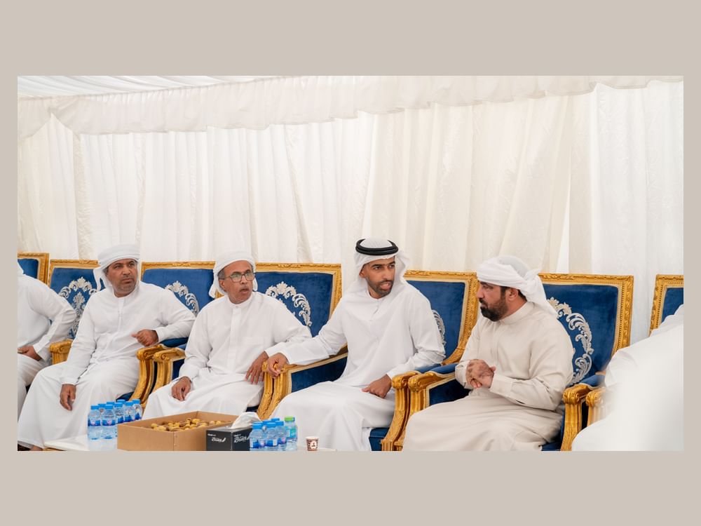 خالد بن سعود يعزي في وفاة راشد محمد خصيف المزروعي