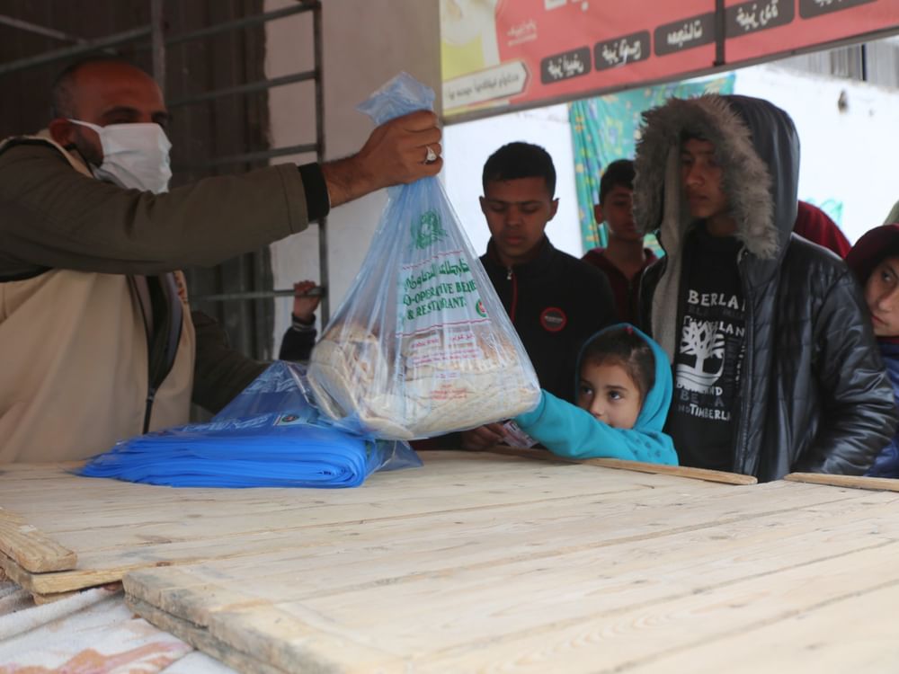 Projeto de padaria dos Emirados Árabes Unidos fornece pão para mais de 290 mil pessoas na Faixa de Gaza