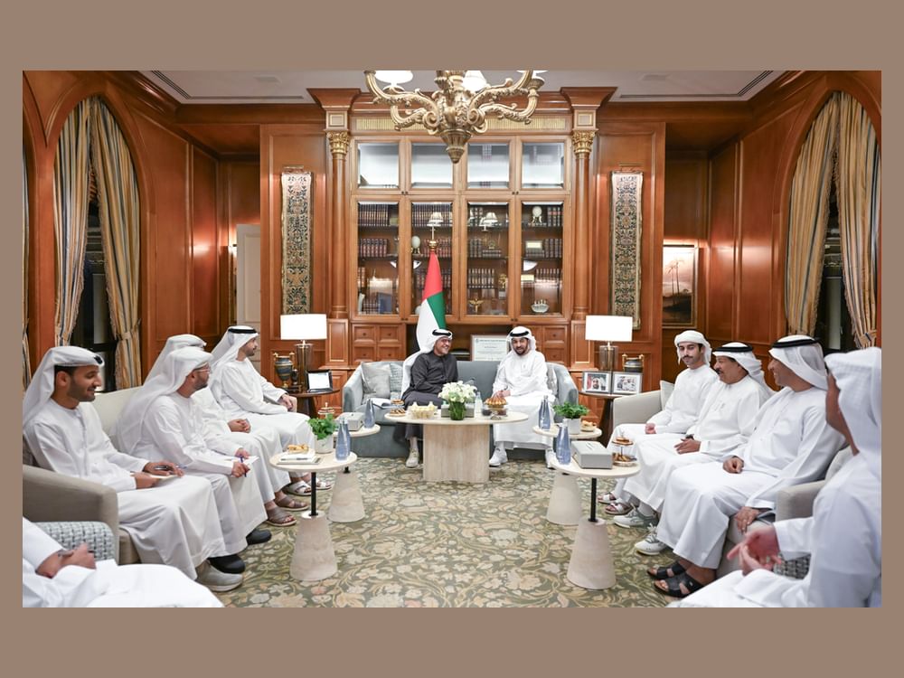 حمدان بن زايد يستقبل وفد دائرة البلديات والنقل ويطلع على أبرز المشاريع بمنطقة الظفرة