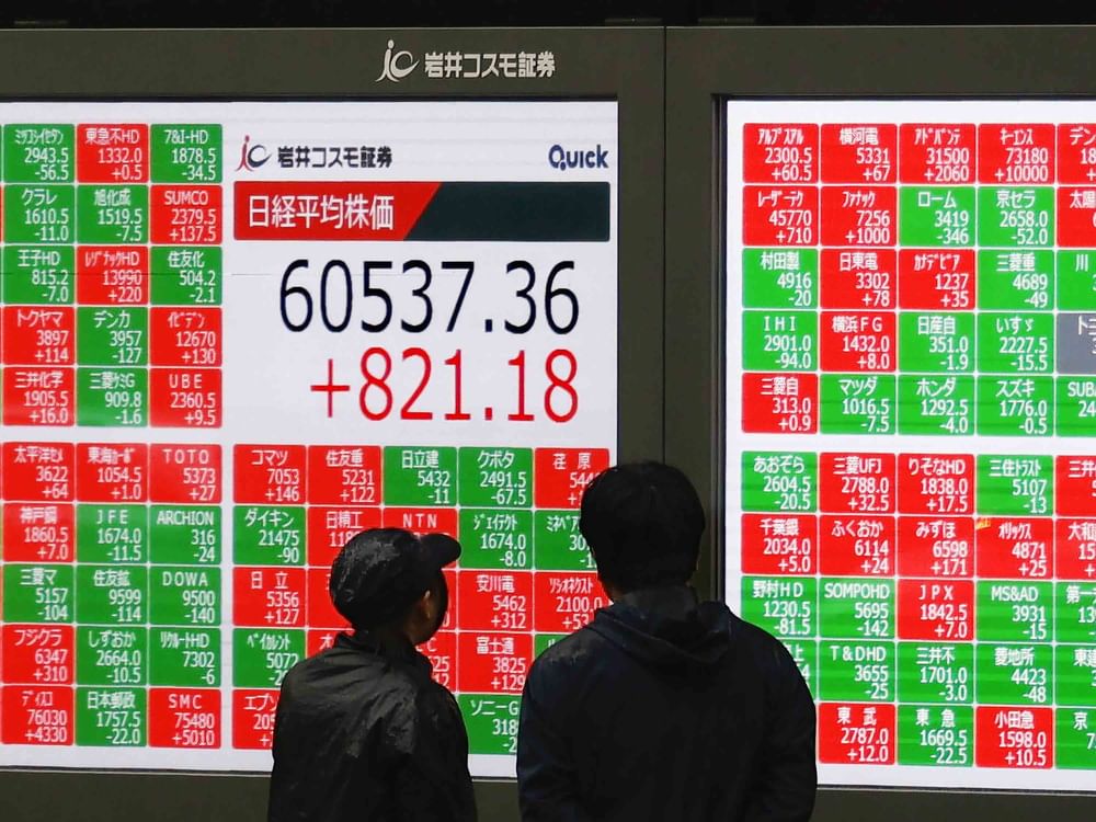 Nikkei ends above 60,000 points for 1st time on tech gains