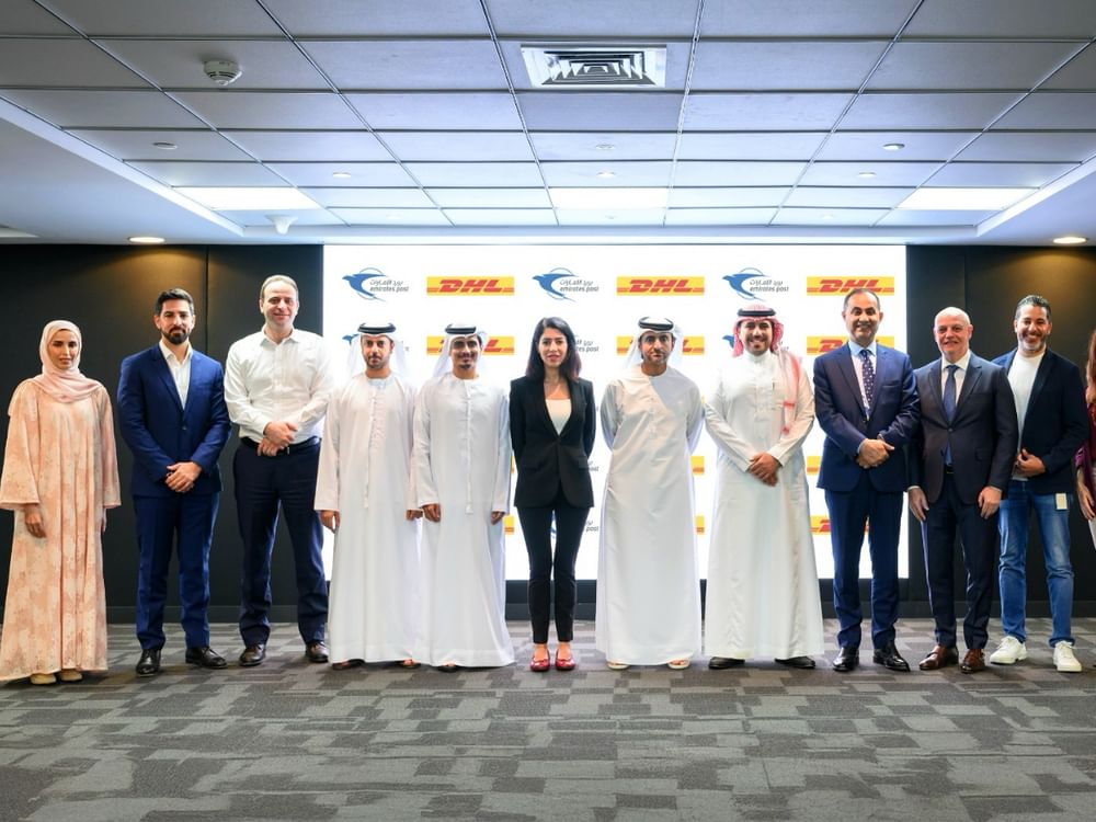 بريد الإمارات يوفر خدمات ”دي إتش إل“ للمتعاملين في عدد من فروعه