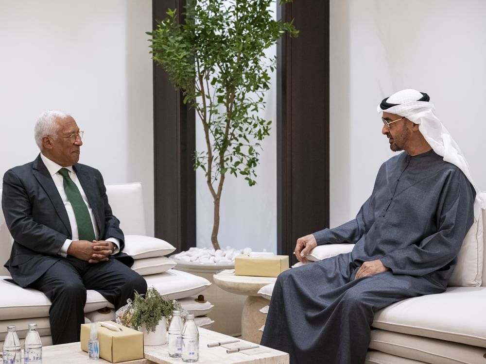 El presidente de Emiratos se reúne con el presidente del Consejo Europeo para abordar la situación regional