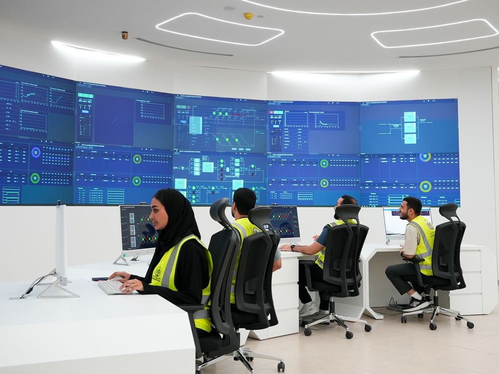 "كهرباء ومياه وغاز الشارقة" تنجز المرحلة الأولى من نظام التحكم ومراقبة المياه