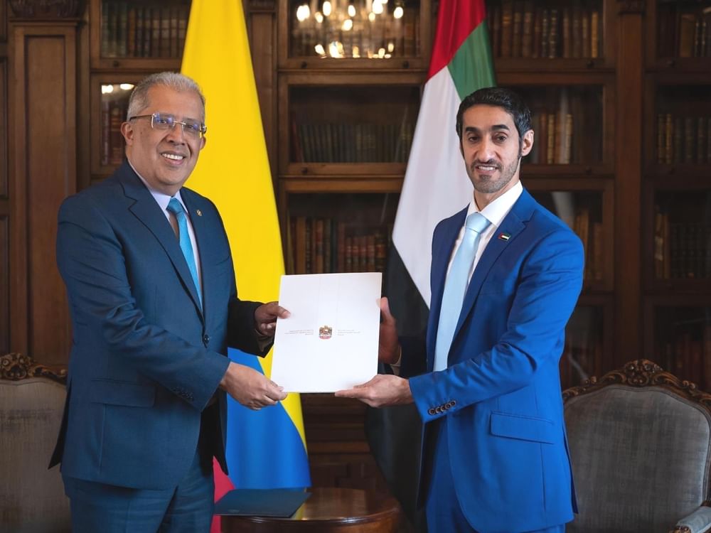 Embaixador dos Emirados Árabes Unidos apresenta cópia das credenciais ao vice-ministro das Relações Exteriores da Colômbia