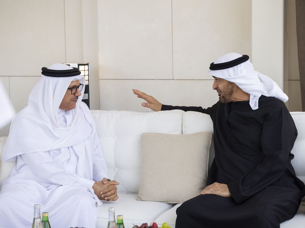 UAE President receives Bahraini Foreign Minister