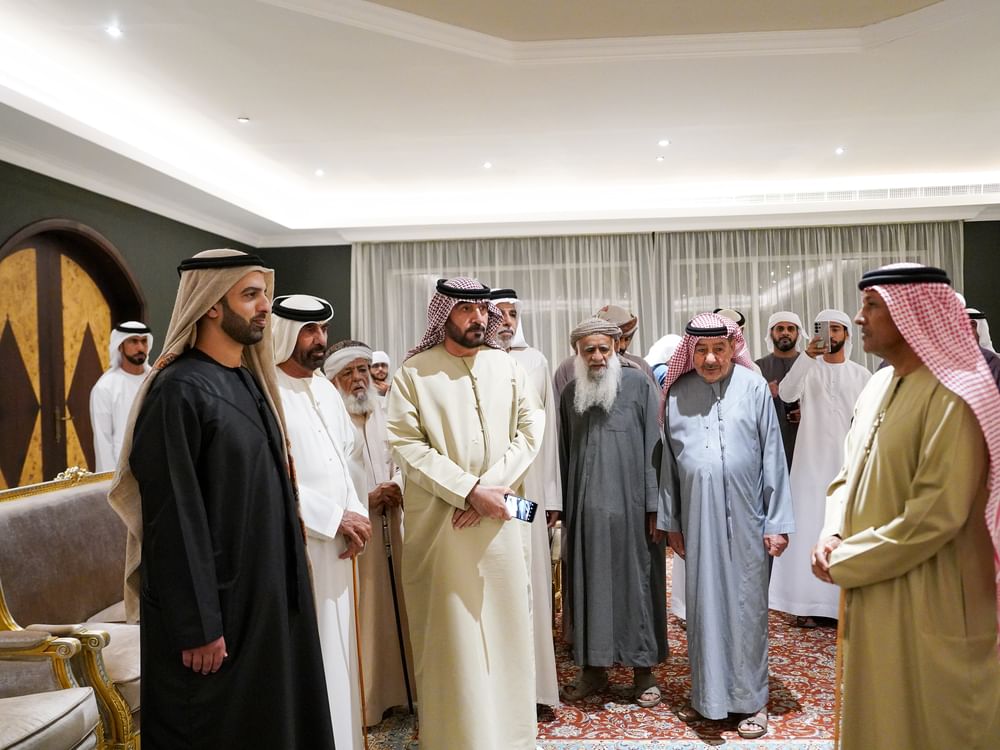  ولي عهد رأس الخيمة يزور منطقة الحويلات