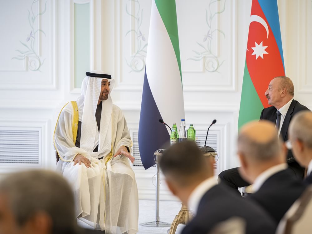 Emiratos y Azerbaiyán anuncian una Asociación Estratégica Integral y firman varios memorandos de entendimiento