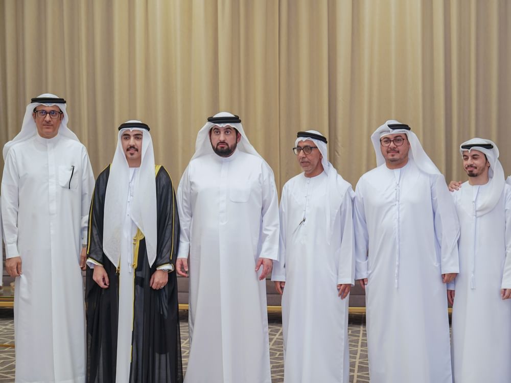 أحمد بن محمد يحضر أفراح المرزوقي والحمادي