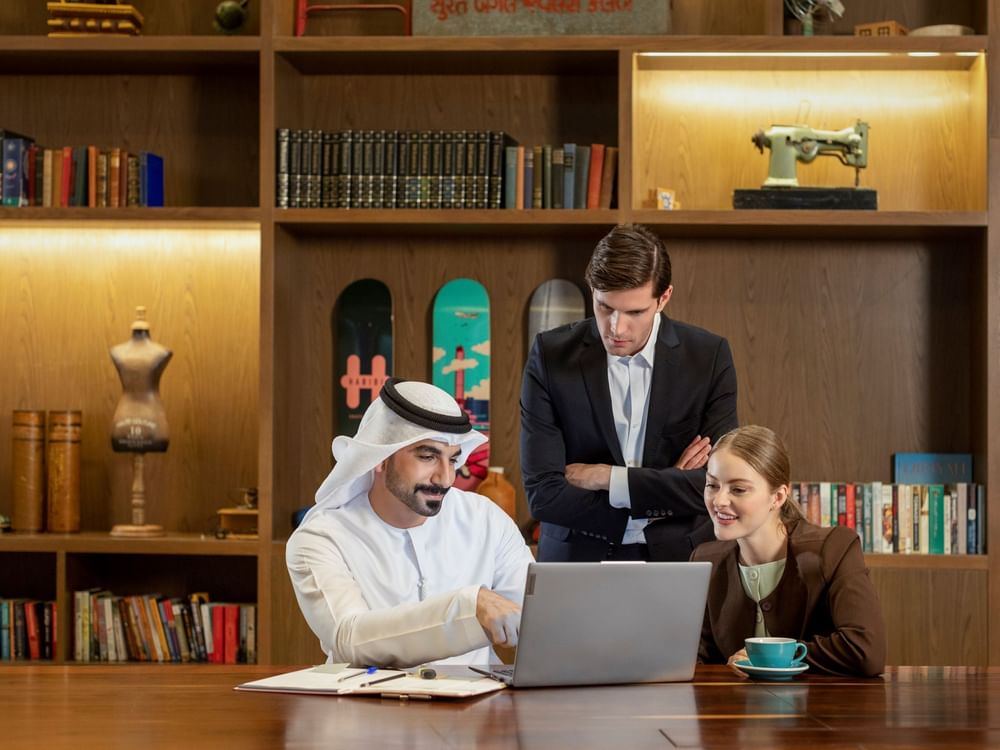 دائرة الاقتصاد والسياحة و"دبي للاقتصاد الرقمي" و"بلاج آند بلاي" تطلق مسرّعا لدعم الشركات الناشئة