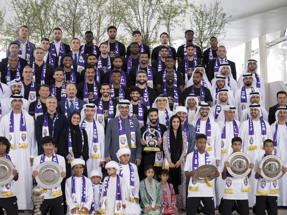 Presidente dos EAU recebe equipe do Al Ain Football Club após conquista da Liga dos Campeões da Ásia