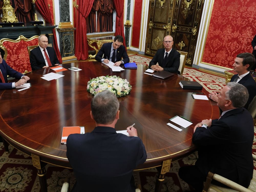 US-Russian talks at Kremlin on proposals to resolve Ukraine conflict