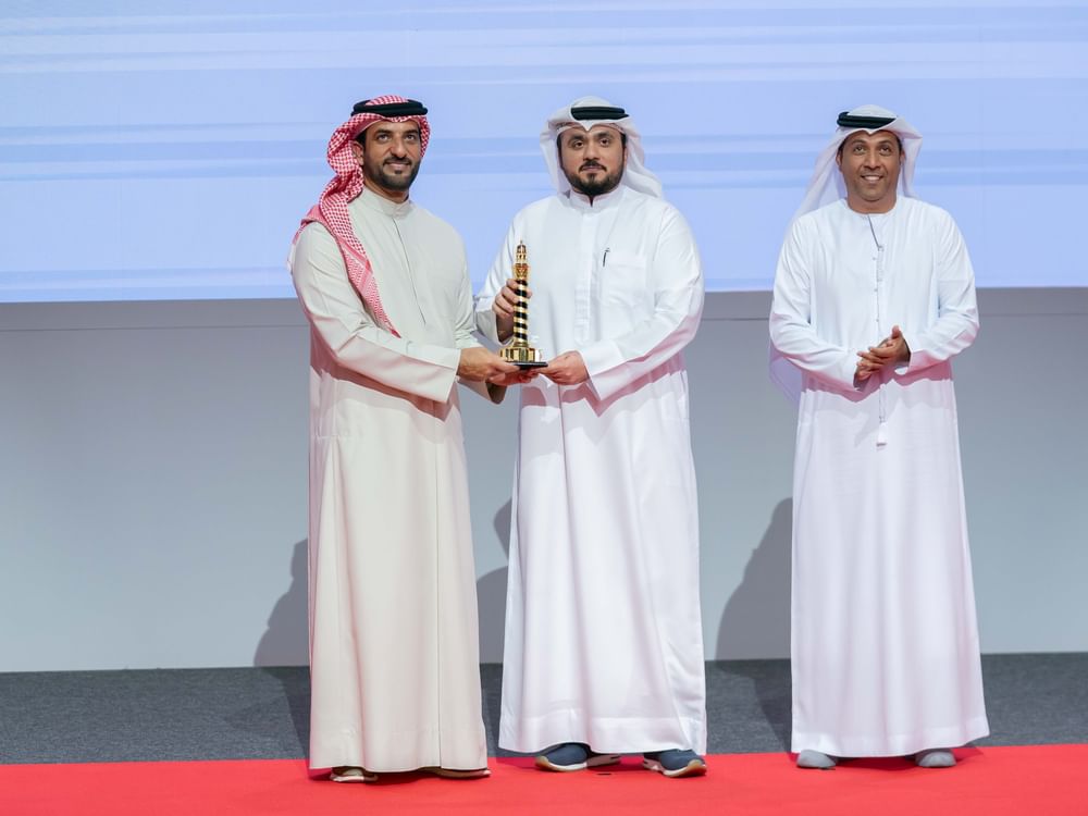 Sultan bin Ahmed Al Qasimi honours winners of Xposure International