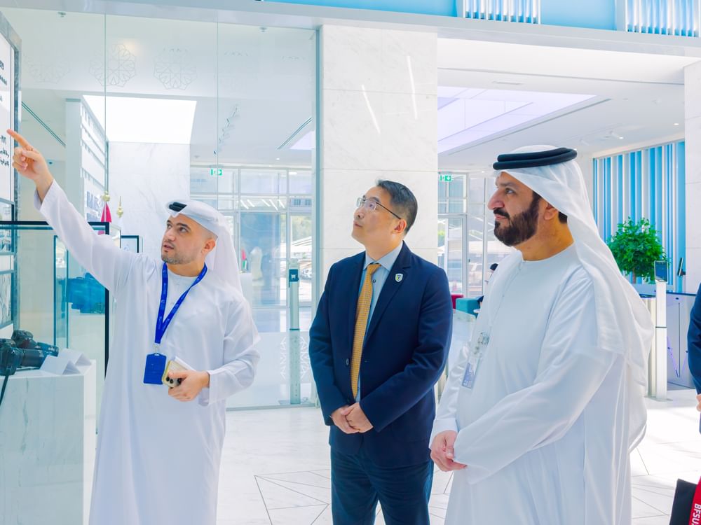 وفد أكاديمي من جامعة الدراسات الأجنبية ببكين يزور وكالة أنباء الإمارات