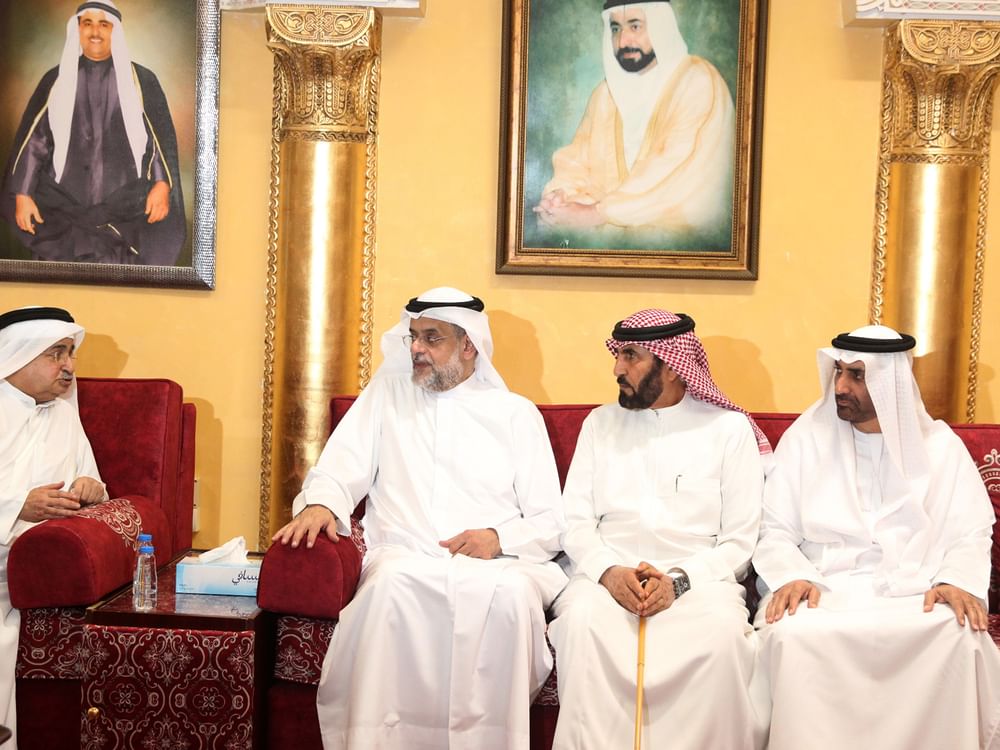 طالب بن صقر يعزي في وفاة الشيخ سلطان بن خالد بن محمد القاسمي

