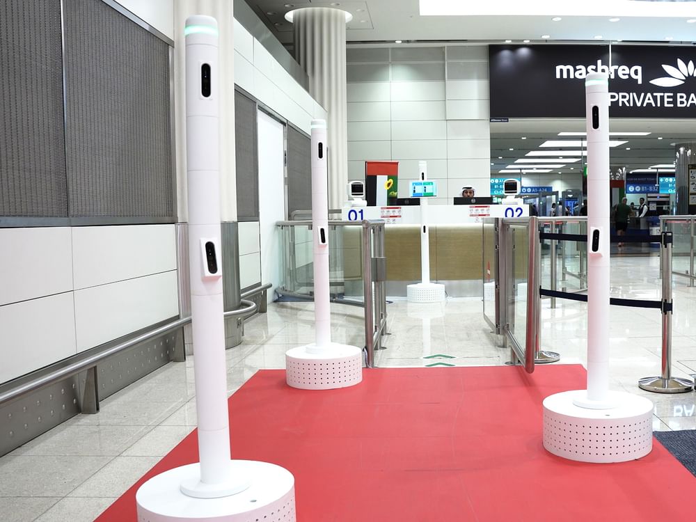 "السجادة الحمراء" في مطار دبي تنهي إجراءات السفر في 6 ثوان ودون وثائق