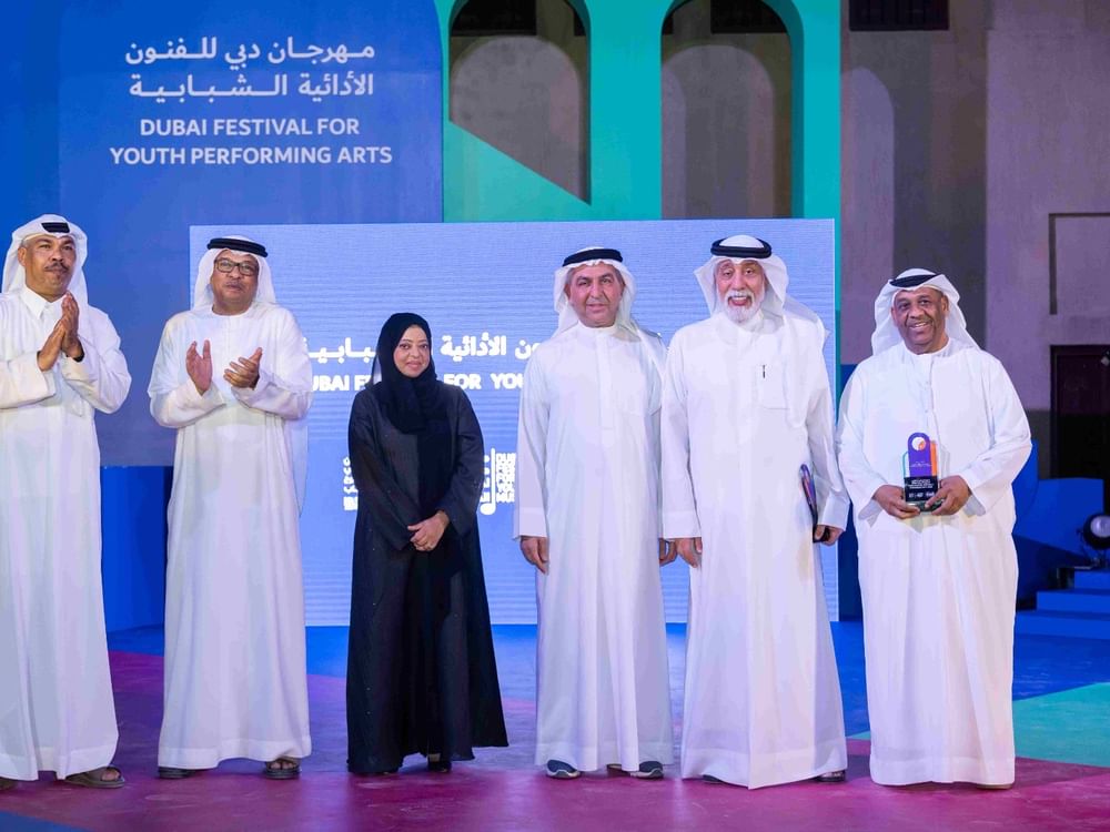 تتويج الفائزين بجوائز مهرجان دبي للفنون الأدائية الشبابية 