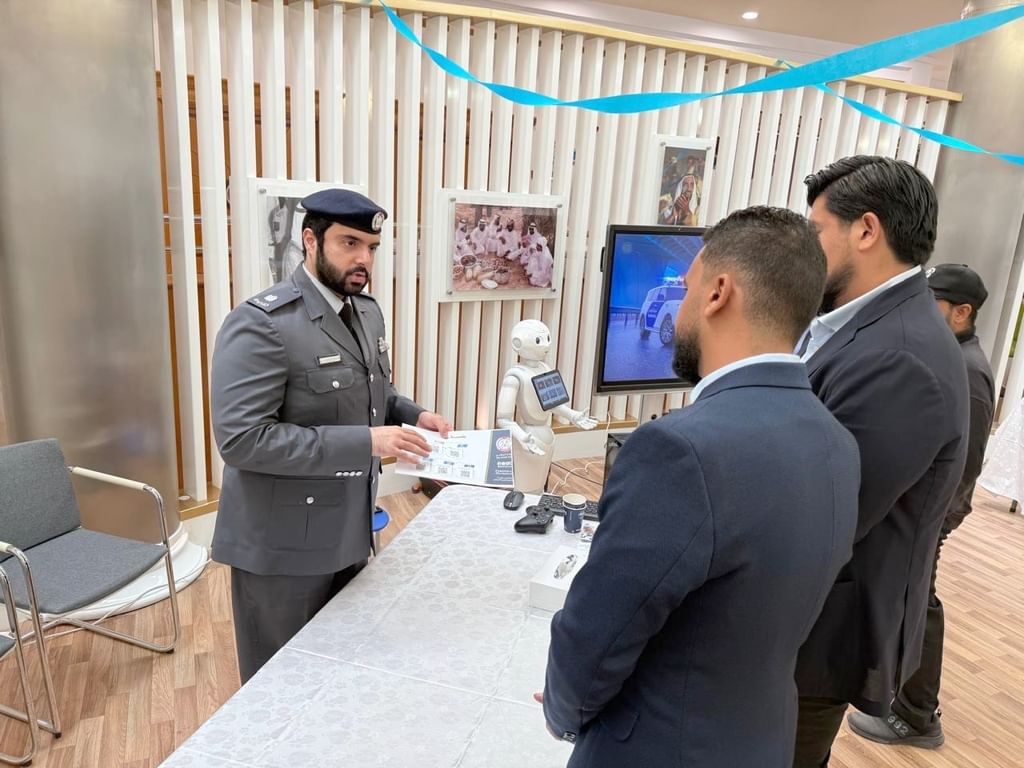 شرطة أبوظبي تساهم في تعزيز ثقافة القراءة خلال