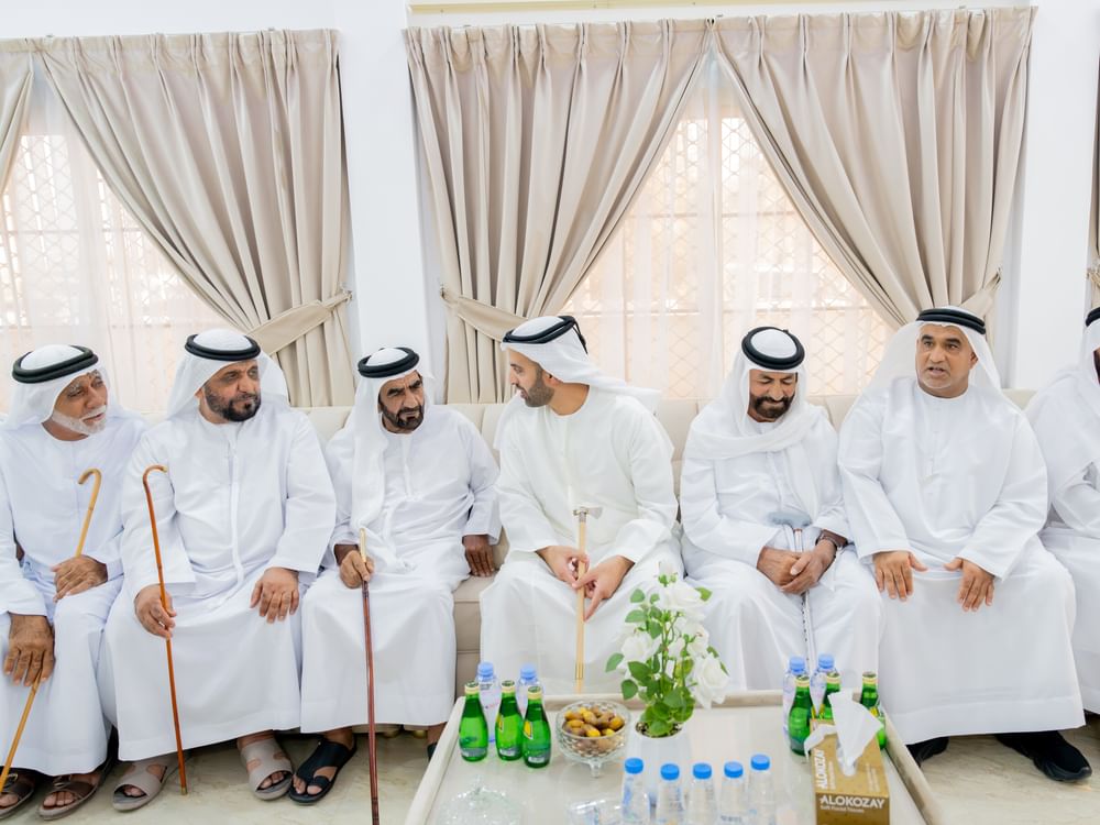 ولي عهد رأس الخيمة يلتقي أبناء قبيلة الحبوس في مجلس البيت متوحد