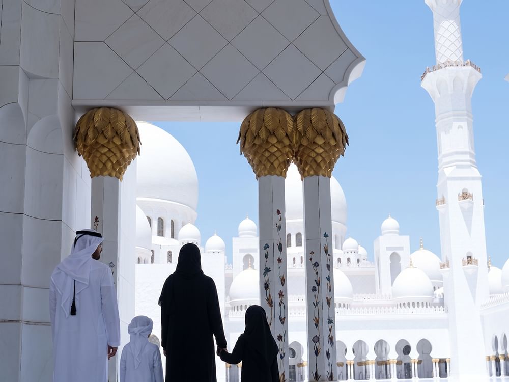 مركز جامع الشيخ زايد الكبير يواصل استقبال مشاركات "مسابقة ضي" للتصوير