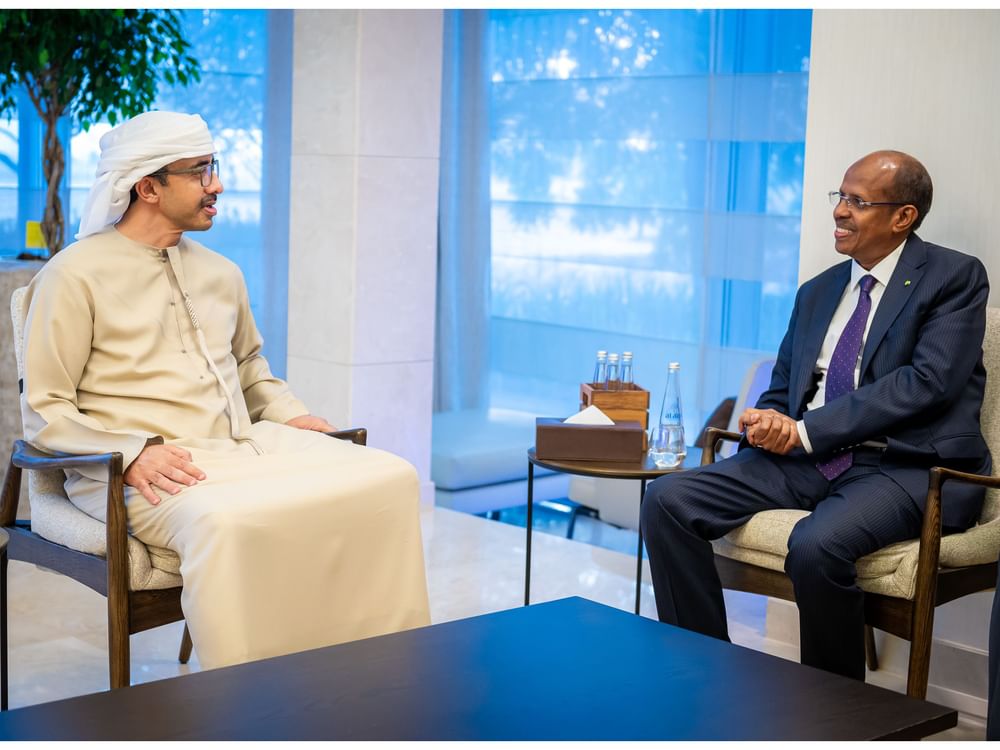 عبدالله بن زايد يستقبل وزير خارجية جيبوتي ويبحثان العلاقات الثنائية بين البلدين