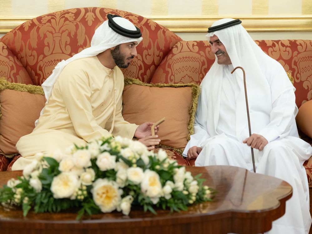 حمد الشرقي يستقبل المهنئين بشهر رمضان بحضور ولي عهد الفجيرة