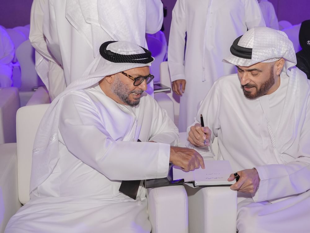 "الرحم الاصطناعي" .. جمال السويدي يطلق كتابا يستشرف مستقبل البشرية