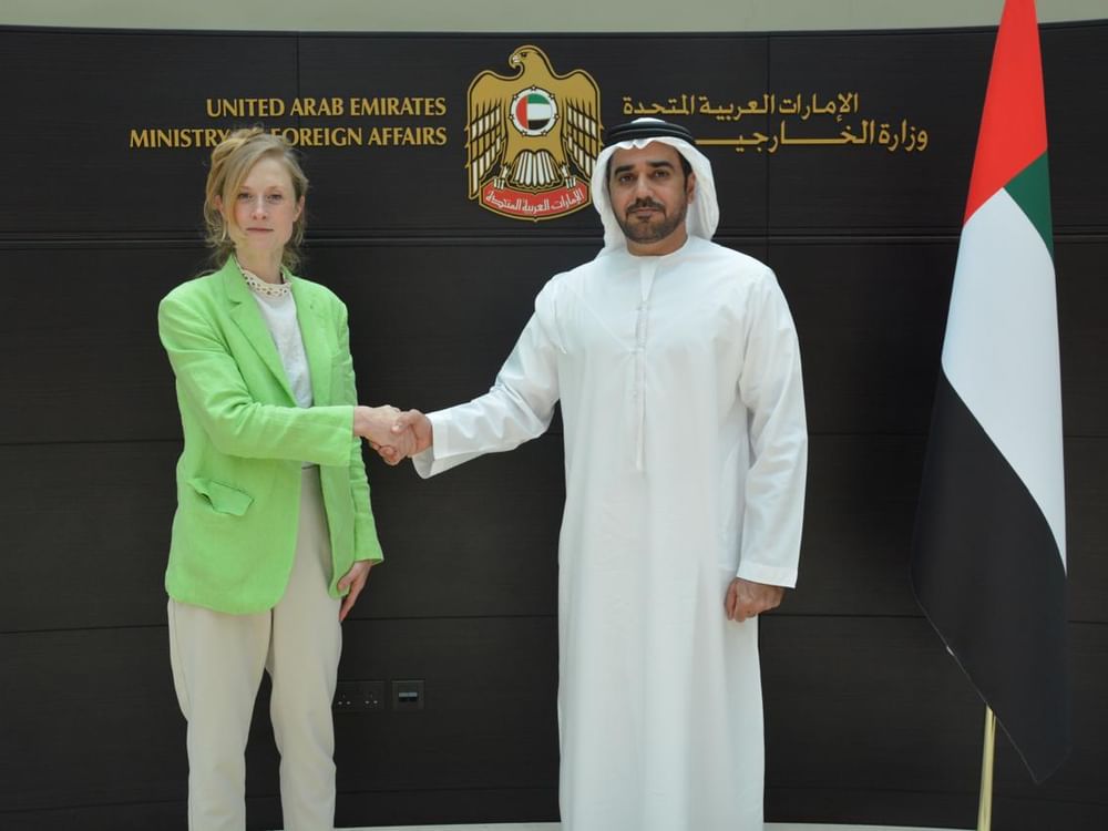 وزارة الخارجية تتسلم البراءة القنصلية للقنصل العام للمملكة المتحدة لبريطانيا العظمى وأيرلندا الشمالية