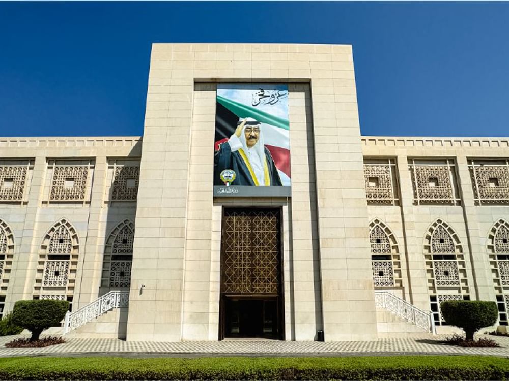 الكويت تدين وتستنكر بشدة الهجمات التي استهدفت قاعدة العديد الجوية في قطر