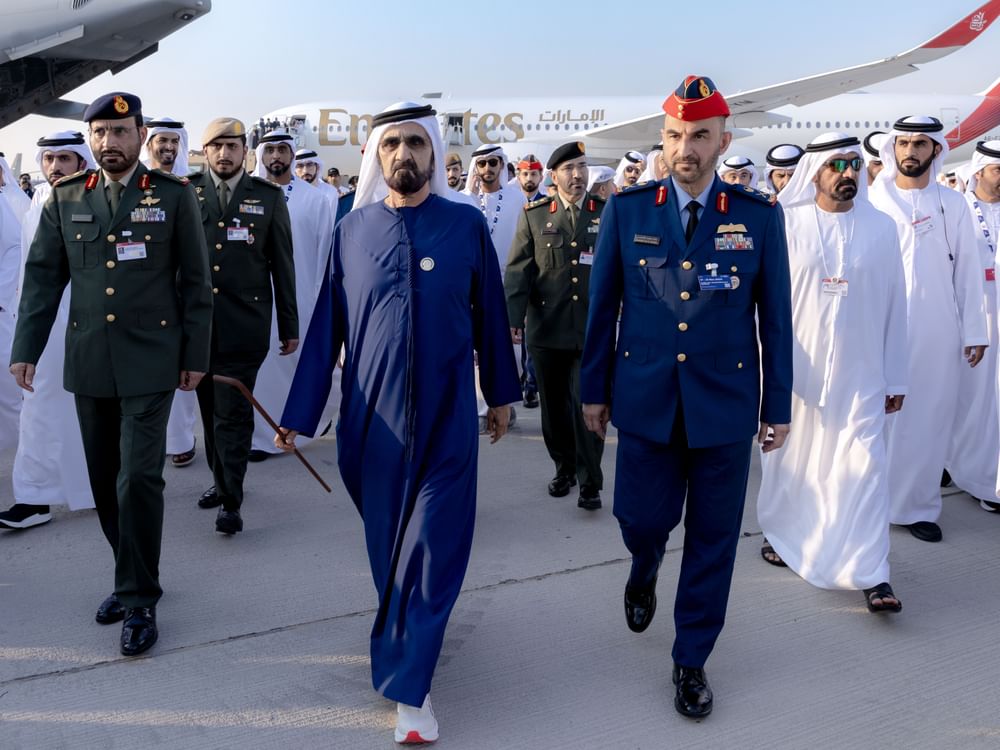Mohammed bin Rashid reviews latest technologies in aviation, defence industries at Dubai Airshow