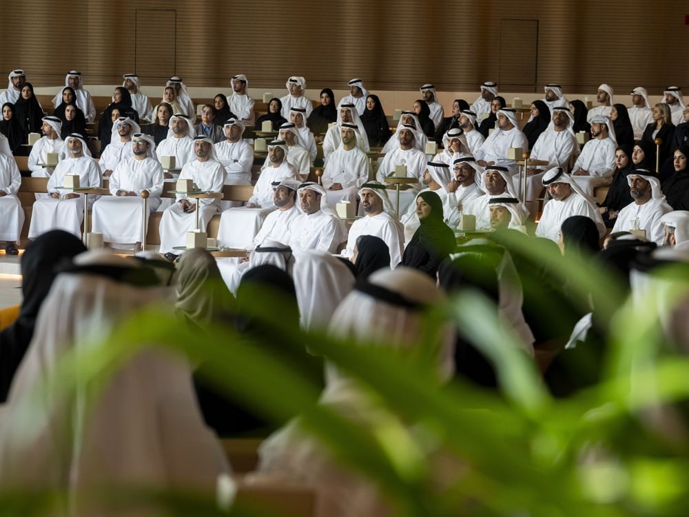 Theyab bin Mohamed assiste à la conférence du Majlis Mohamed bin Zayed sur l'agriculture durable à grande échelle
