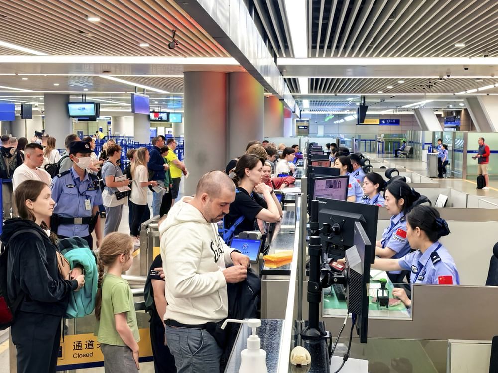 Shanghai airports, cruise ports experience summer travel boom