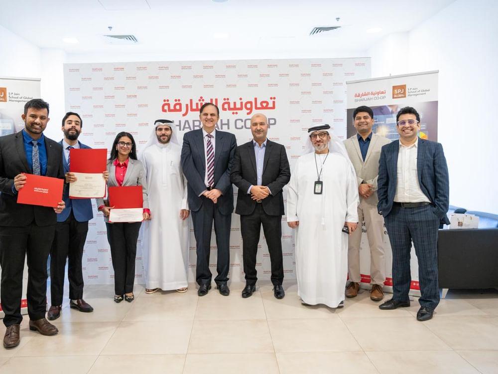 تعاونية الشارقة تتعاون مع مؤسسات أكاديمية لتطوير برامج رقمية وذكاء اصطناعي جديدة