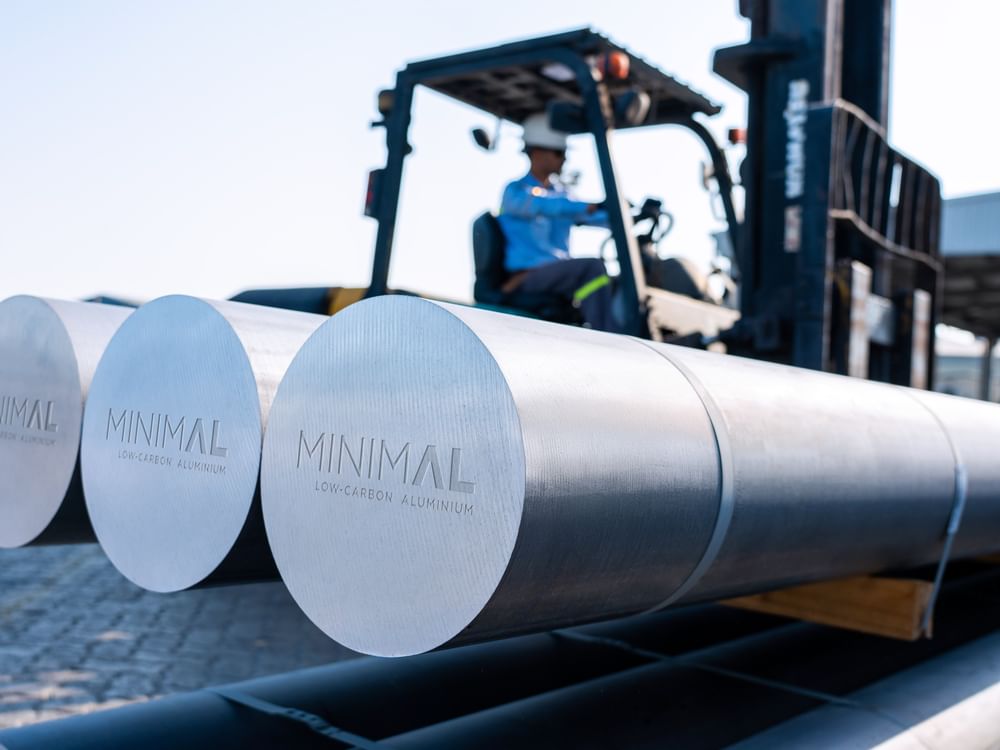 Les Émirats arabes unis livrent leur premier aluminium à faible émission carbone produit grâce à l’énergie nucléaire