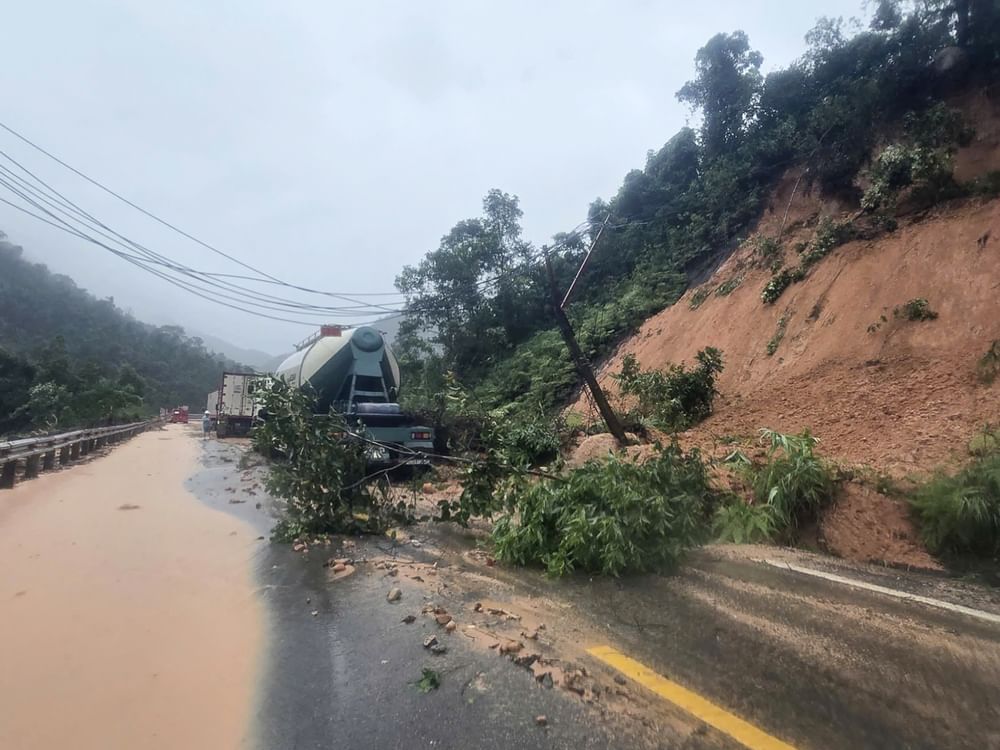 越南中部洪涝与滑坡致8人遇难 7人失踪
