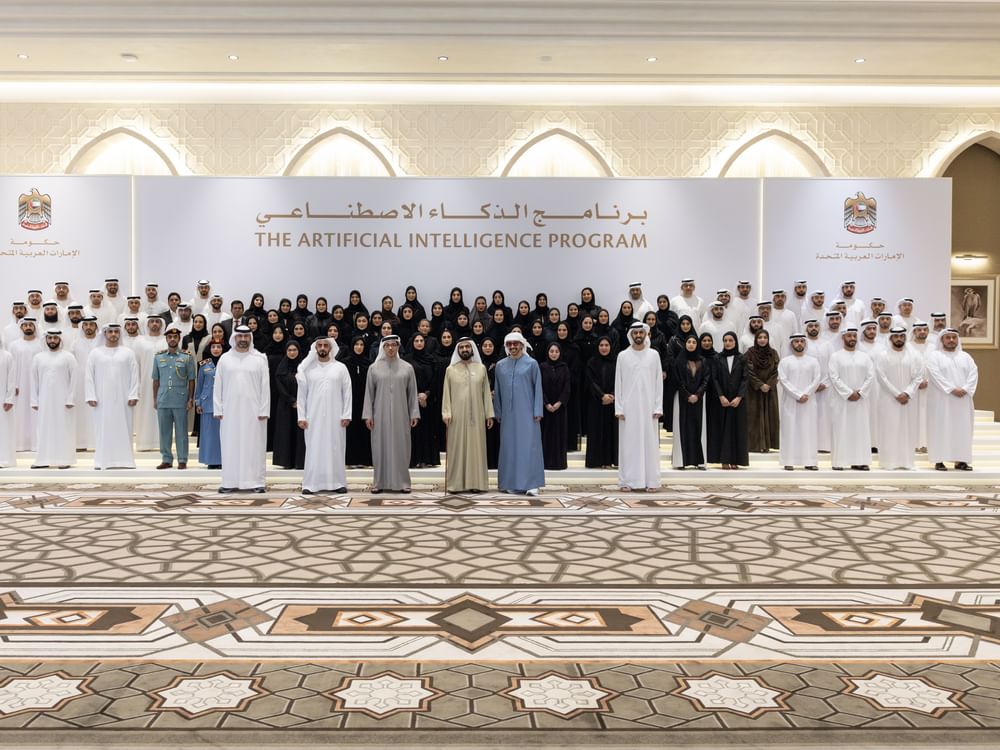 Mohammed bin Rashid homenageia formandos do Programa Federal de Inteligência Artificial