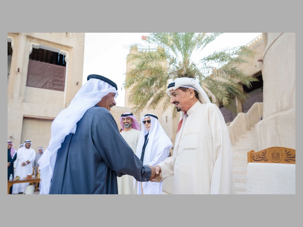 حاكم عجمان وولي عهده يستقبلان المواطنين في برزة الحصن